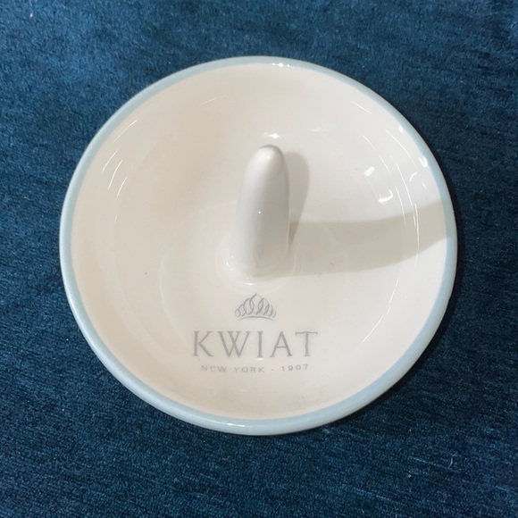 Kwiat Porcelain Ceramic White Baby Blue Ring Dish - Picture 2 of 8